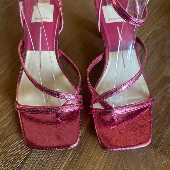 DOLCE VITA Baylor Square Toe Block Heel Thong Sandals In Magenta Crackle - Picture 4 of 13